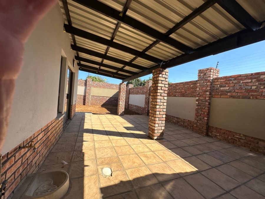 3 Bedroom Property for Sale in Waterval East North West